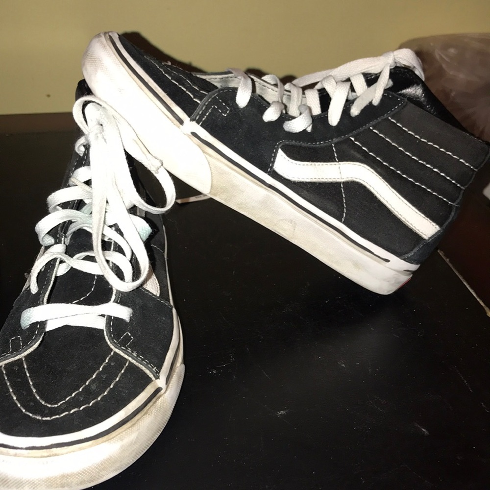 Sk8-Hi Black & White Vans